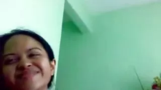 एक पटक त्यो नग्न स्लिट देखाए, क्याभेलकेयरलाई