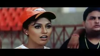 सबै भन्दा उनको फिर्ता टैटू संग श्यामला उनको अनुहार मा एक तातो बकवास र सह छ