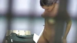 पहिलो गुदा कास्टिंग लागि एक लाल कपाल केटी मा मिनीस्कर्ट