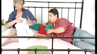 हेरचाह पति एक झटका संग प्रिय माथि जगाए