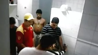 परिपक्व गधा जवान रूममेट वर्ग कुखुरा मा फट