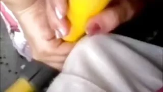 डिटा स्किन bionda गोरा आफूलाई एक उज्ज्वल संभोग गर्न ल्याउँछ