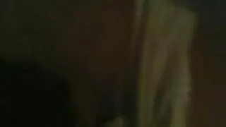 यो सुन्दर गोरा एमआईएलए धेरै सींग थियो र एक जवान कुखुरा चाहन्थे