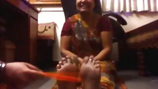 बारी बाहिर एक यार संग बिल्ली मा गडबड