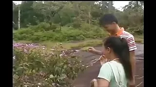 केटी घुँडा मा खडा मित्र पिस्टन बेकार