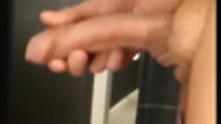 एक मानिस कुखुरा सवारी मोजा मा केटी